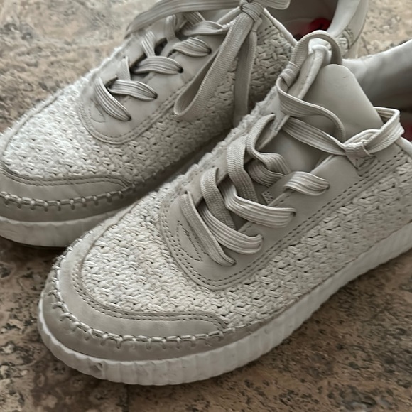 Dolce Vita Shoes - Dolce Vita cream Sneakers with Textured Fabric and Thick Sole